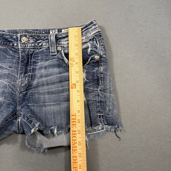 Miss Me Jeans Women's Shorts 32 Signature Short Embellished DISTRESSED Jean - Picture 5 of 7